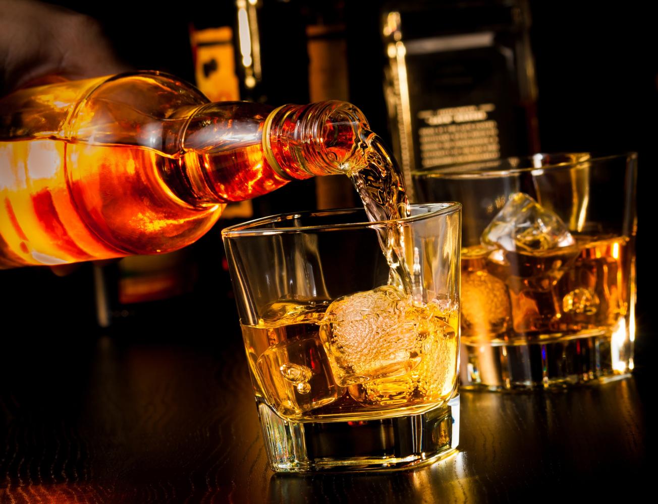 WHISKY TUMBLER IS PERFECT FOR THE WHISKY ON THE ROCKS